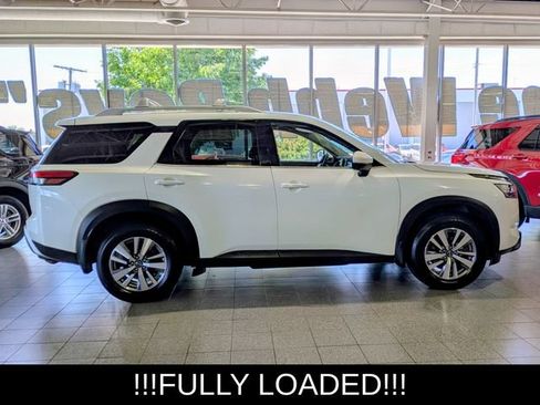 Used 2023 Nissan Pathfinder SL AWD/4WD image 9