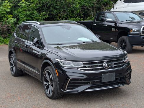 Used 2022 Volkswagen Tiguan SEL R-Line AWD/4WD image 9