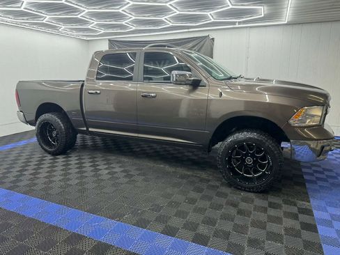 Used 2018 RAM 1500 Lone Star AWD/4WD image 2