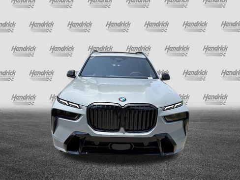 Used 2026 BMW X7 xDrive40i w/ M Sport Package image 3