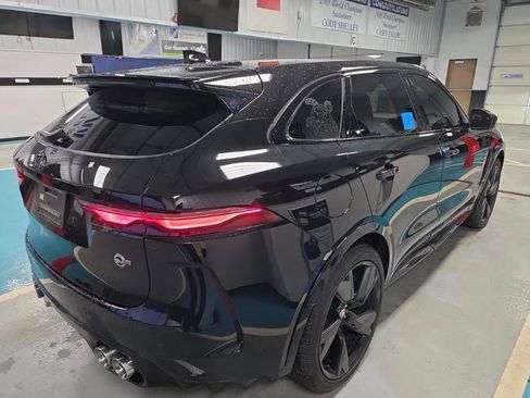 Used 2022 Jaguar F-PACE SVR image 10