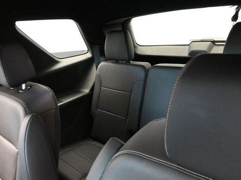 Used 2023 Chevrolet Traverse LT w/ Midnight/Sport Edition image 37