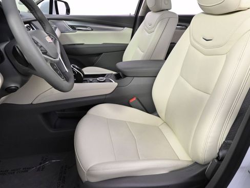 New 2025 Cadillac XT5 Premium Luxury w/ LPO, Floor Liner Package image 13