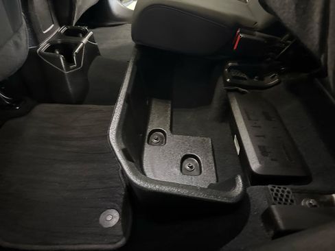 Used 2022 Jeep Gladiator Sport AWD/4WD image 37