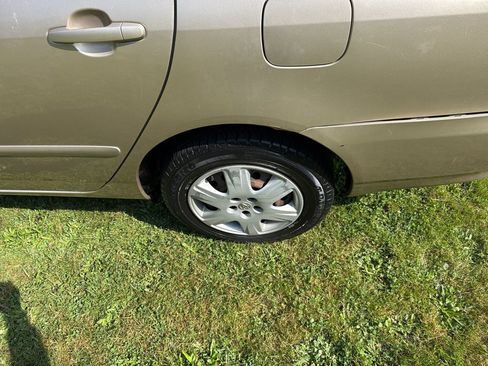 Used 2005 Toyota Corolla LE w/ Audio Value Pkg FWD image 36