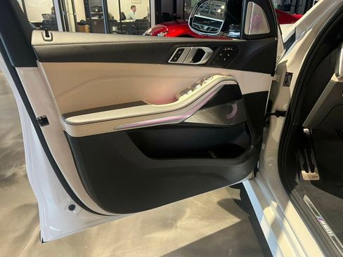 Used 2023 BMW X7 M60i w/ Executive Package image 9