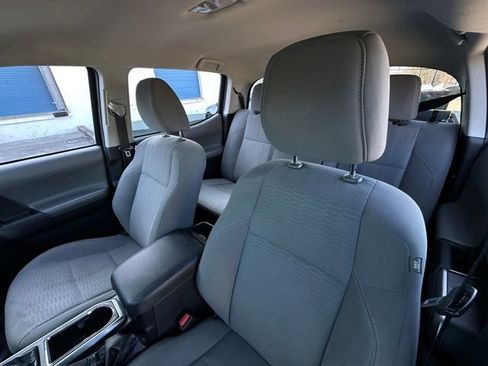 Used 2019 Toyota Tacoma SR5 image 12