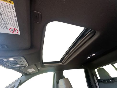 Used 2022 GMC Sierra 2500 Denali w/ Denali Ultimate Package image 11