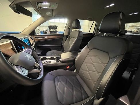 Used 2024 Volkswagen Atlas SE image 21