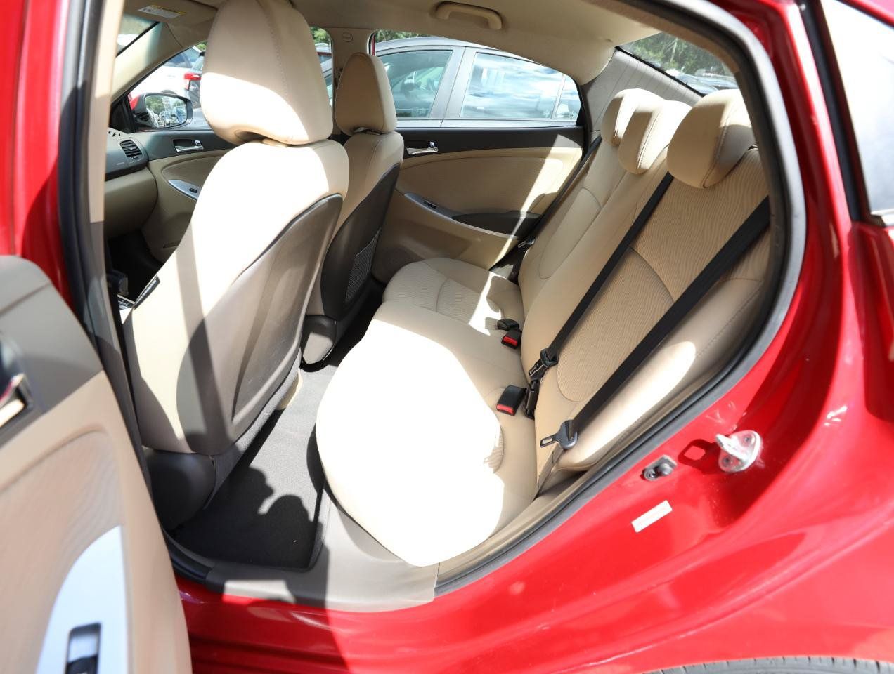 Used 2013 Hyundai Accent GLS w/ Premium Pkg FWD image 12