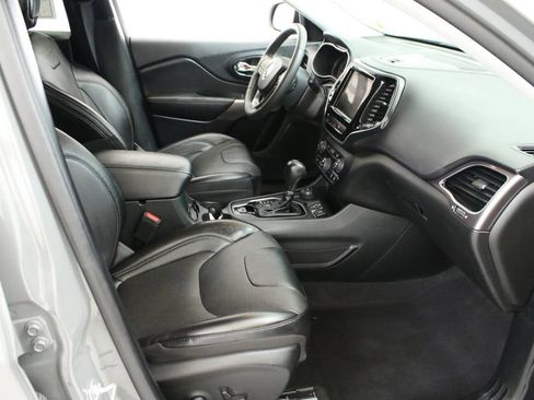Used 2022 Jeep Cherokee Limited AWD/4WD image 29