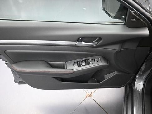 New 2026 Nissan Altima 2.5 SR w/ SR Midnight Edition Package FWD image 23