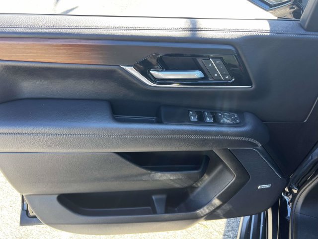 Certified 2025 GMC Yukon XL Denali AWD/4WD image 18