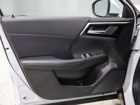 Used 2024 Mitsubishi Outlander SEL AWD/4WD image 16