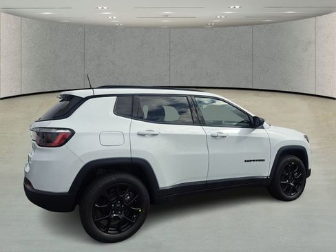 New 2026 Jeep Compass Latitude image 5