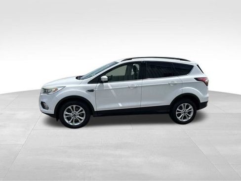 Used 2017 Ford Escape SE w/ Equipment Group 201A AWD/4WD image 4