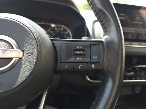 Used 2022 Nissan Rogue SL image 13