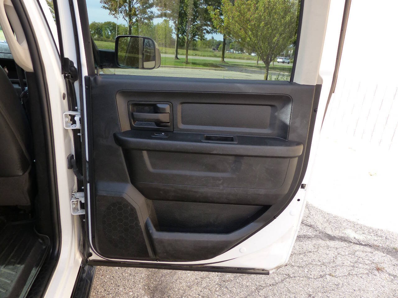Used 2021 RAM 1500 Tradesman w/ Chrome Appearance Group AWD/4WD image 43