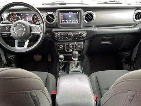 Used 2019 Jeep Wrangler Unlimited Sahara image 38