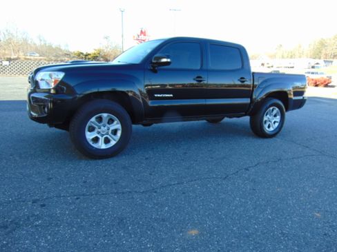 Used 2012 Toyota Tacoma 4x4 Double Cab image 18