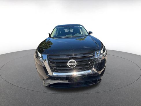 Used 2025 Nissan Pathfinder SV FWD image 7