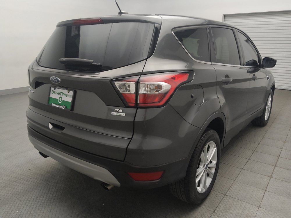 Used 2017 Ford Escape SE FWD image 9