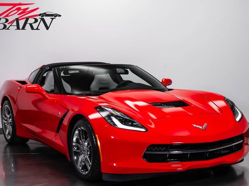 Used 2015 Chevrolet Corvette Stingray Coupe RWD image 7