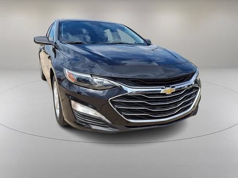 Used 2023 Chevrolet Malibu LS FWD image 2