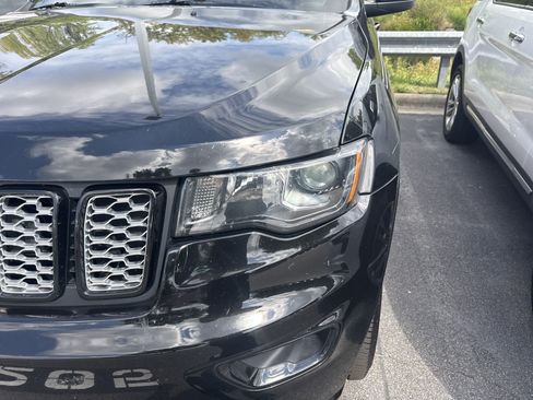 Used 2021 Jeep Grand Cherokee Laredo X RWD image 12