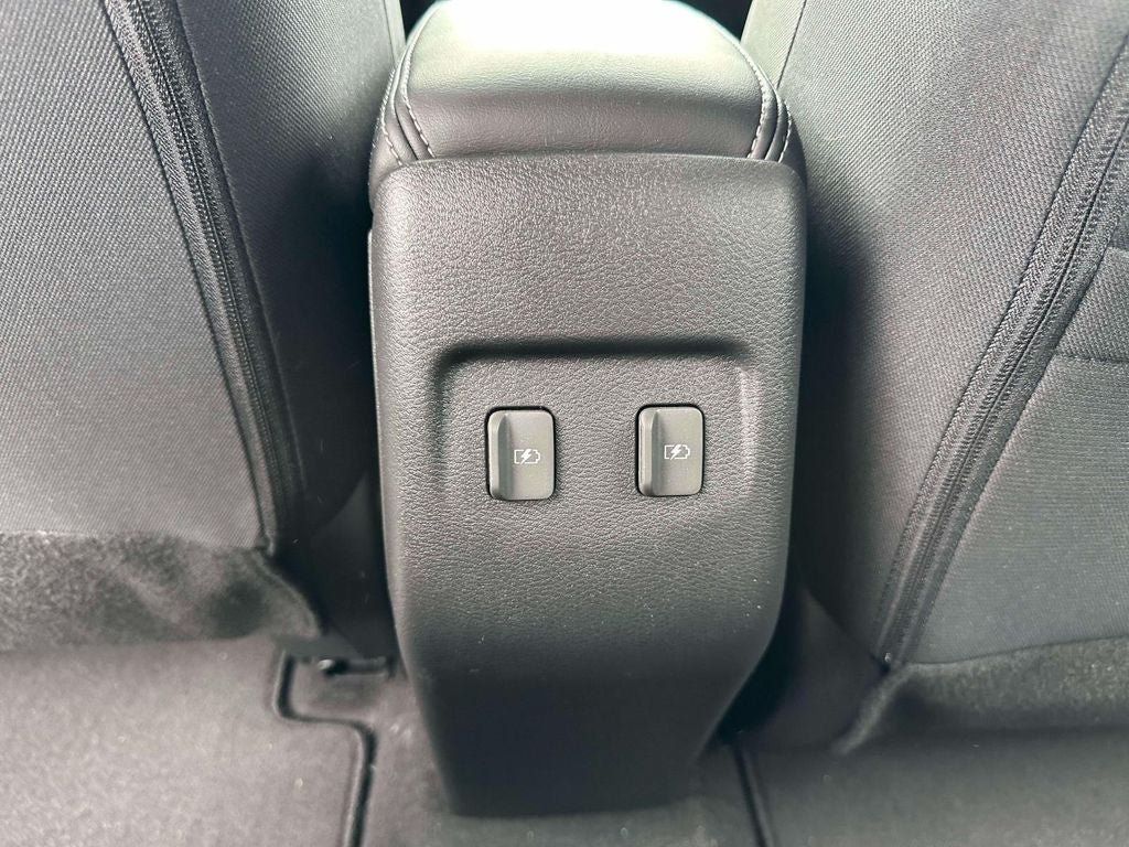Certified 2023 Nissan Kicks SR FWD image 11
