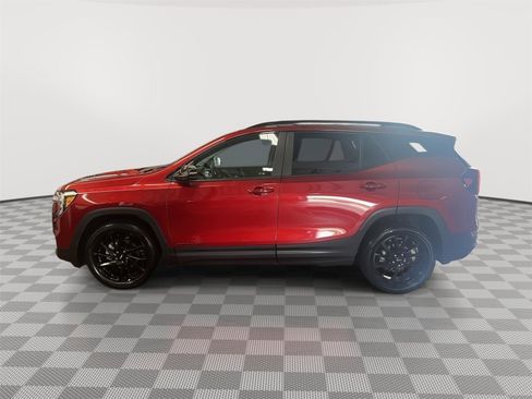 Used 2023 GMC Terrain SLE w/ Driver Convenience Package image 7