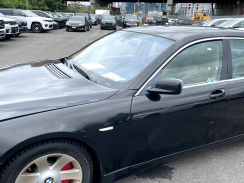 Used 2007 BMW 750i image 8