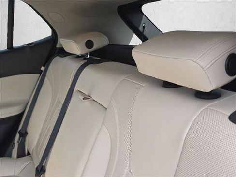 Used 2024 Buick Encore GX Avenir w/ Avenir Technology Package image 19