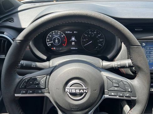 Used 2023 Nissan Kicks SR FWD image 11
