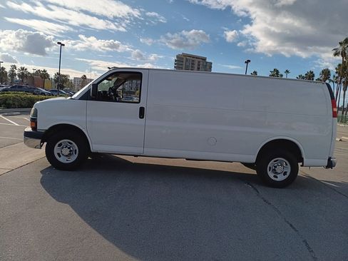 Used 2011 Chevrolet Express 2500 Extended w/ Power Package image 6