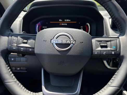 Used 2026 Nissan Rogue SL FWD image 30