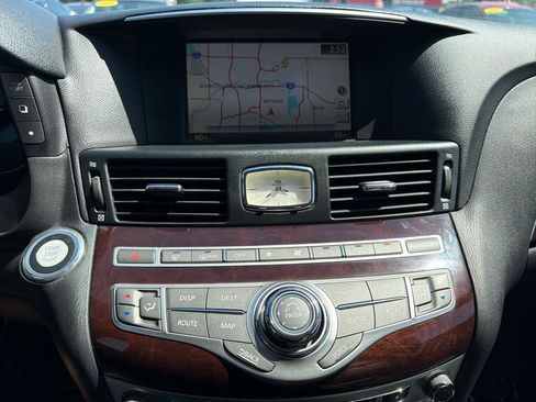 Used 2011 INFINITI M37 w/ Premium Pkg RWD image 11