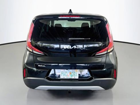 Used 2023 Kia Soul LX w/ LX Technology Package FWD image 7