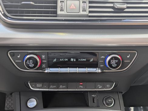 Certified 2025 Audi Q5 2.0T Premium w/ Convenience Plus Package image 30