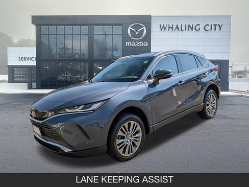 Used 2023 Toyota Venza XLE AWD/4WD image 2