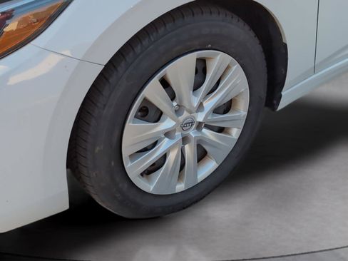 Used 2024 Nissan Sentra S FWD image 33