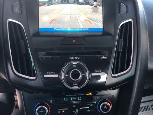 Used 2018 Ford Focus SEL image 12