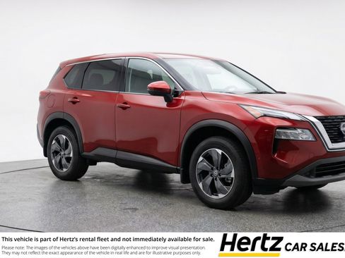 Used 2025 Nissan Rogue SV image 1
