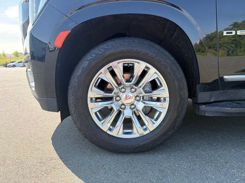 Used 2024 GMC Yukon XL Denali AWD/4WD image 42