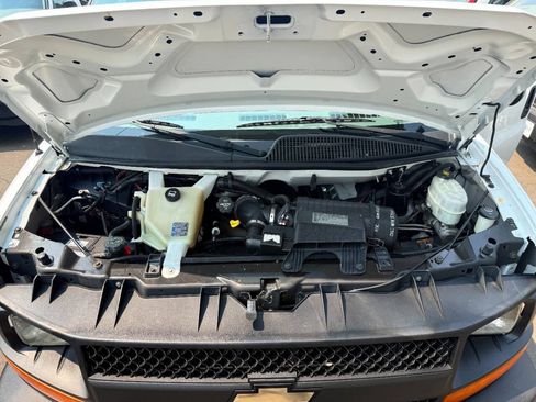 Used 2013 Chevrolet Express 2500 RWD image 31
