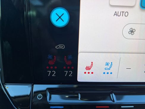 New 2026 Volkswagen Atlas SE image 28