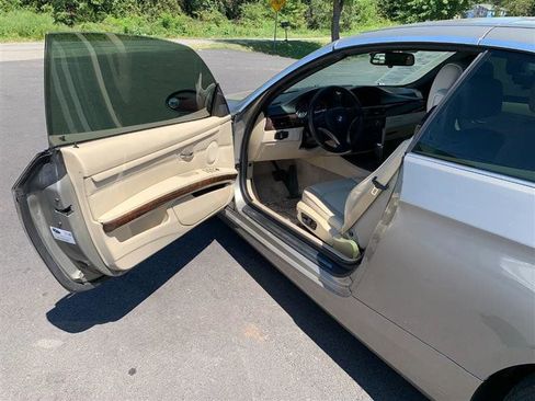 Used 2009 BMW 335i Convertible image 26