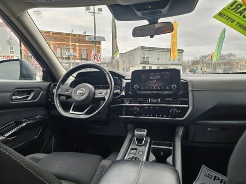 Used 2022 Nissan Pathfinder SV w/ Cargo Package image 11