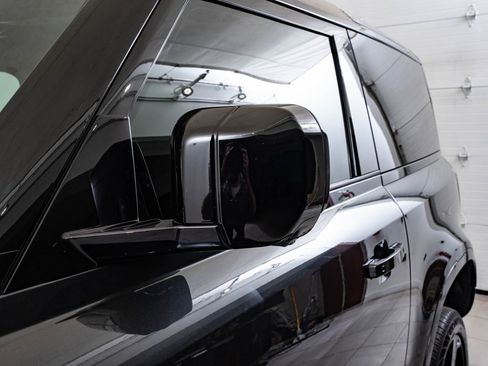 Used 2023 Land Rover Defender 90 V8 image 17