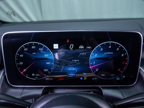 Used 2025 Mercedes-Benz GLC 300 4MATIC image 24